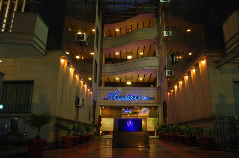 Aman Deluxe Hotell New Delhi Exteriör bild