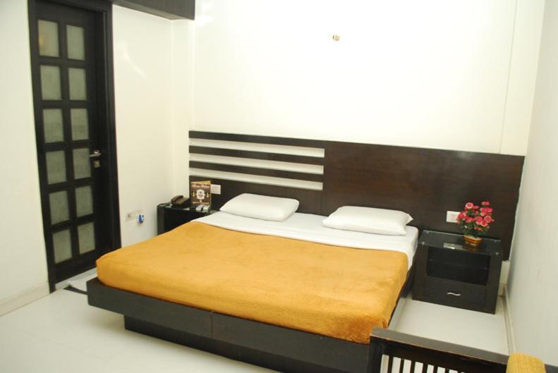 Aman Deluxe Hotell New Delhi Exteriör bild