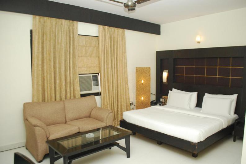 Aman Deluxe Hotell New Delhi Exteriör bild