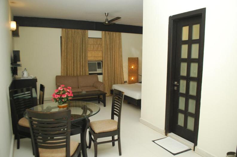 Aman Deluxe Hotell New Delhi Exteriör bild