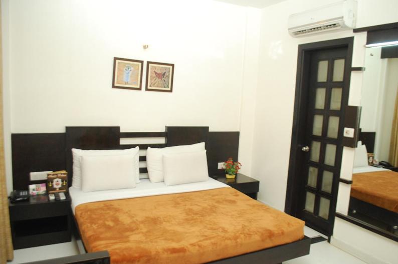 Aman Deluxe Hotell New Delhi Exteriör bild