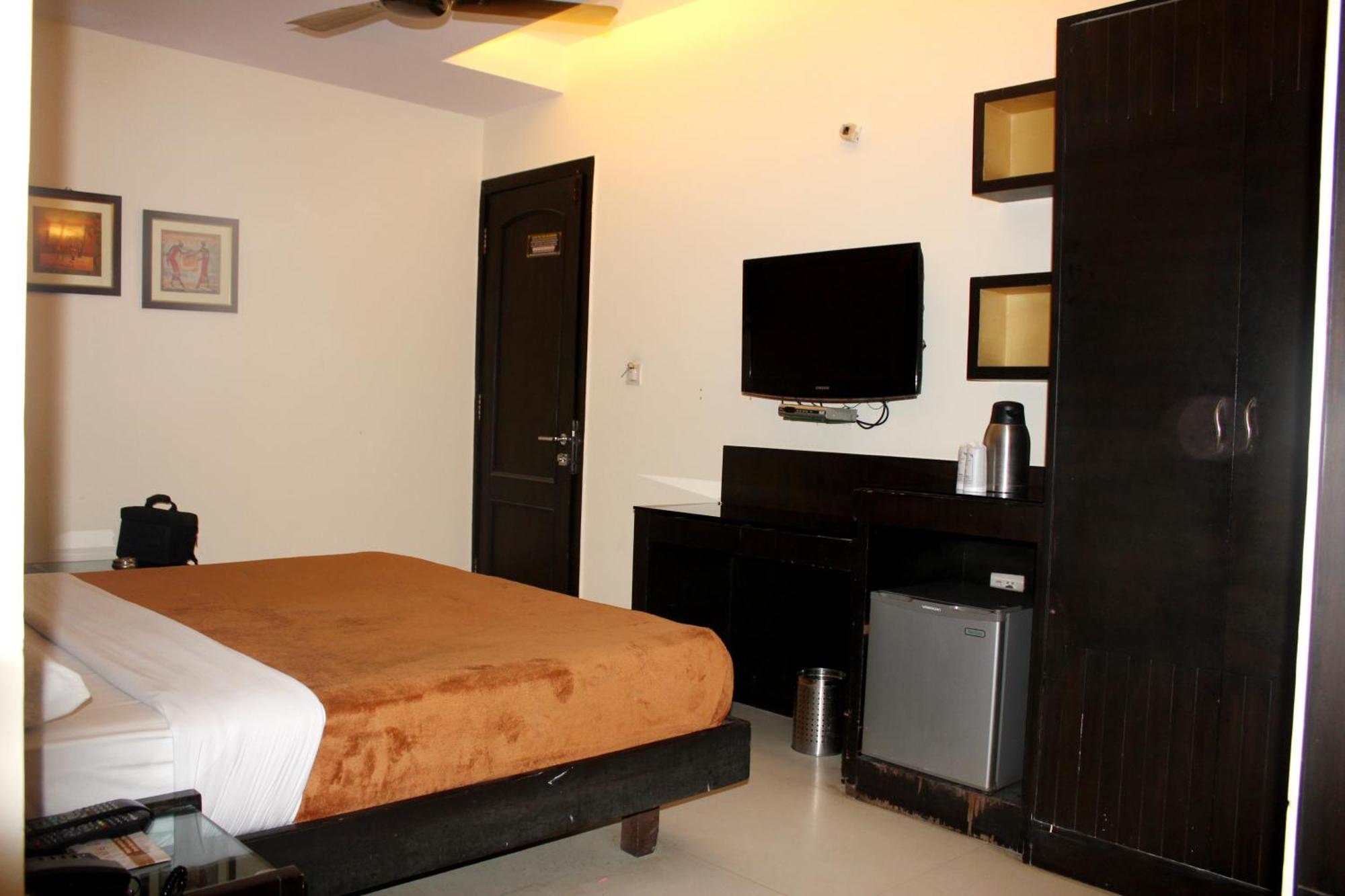 Aman Deluxe Hotell New Delhi Exteriör bild